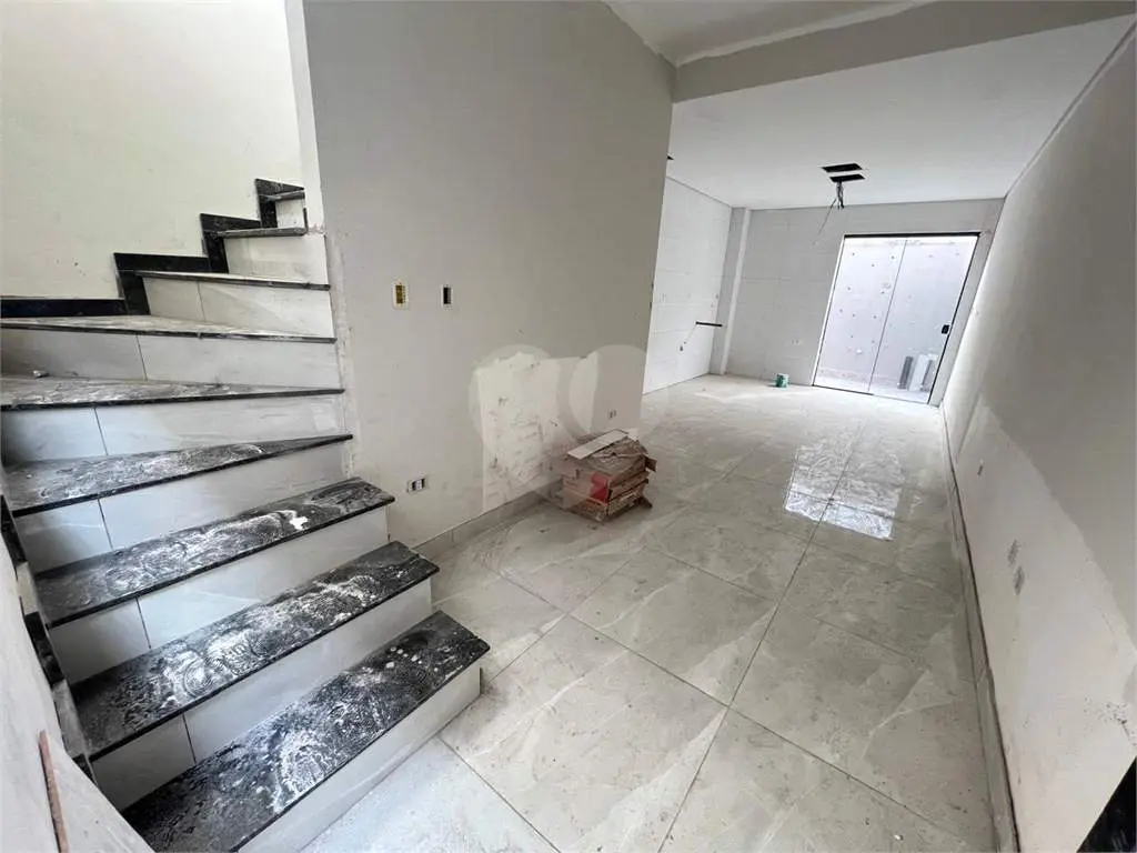 Casa para Venda em Praia Grande, Guilhermina, 2 dormitórios, 2 banheiros, 1 vaga