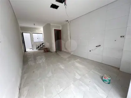 Casa para Venda em Praia Grande, Guilhermina, 2 dormitórios, 2 banheiros, 1 vaga