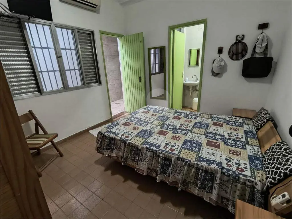 Casa para Venda em Praia Grande, Guilhermina, 2 dormitórios, 1 suíte, 1 banheiro, 3 vagas