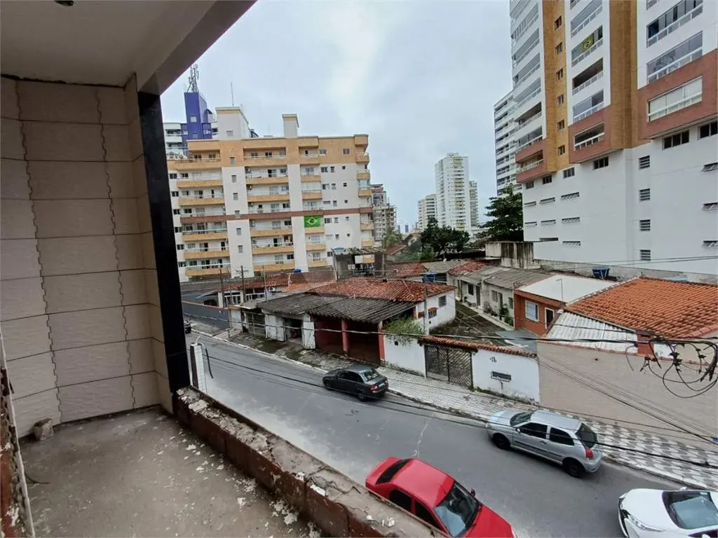 Sobrado para Venda em Praia Grande, Guilhermina, 3 dormitórios, 3 suítes, 1 banheiro, 2 vagas