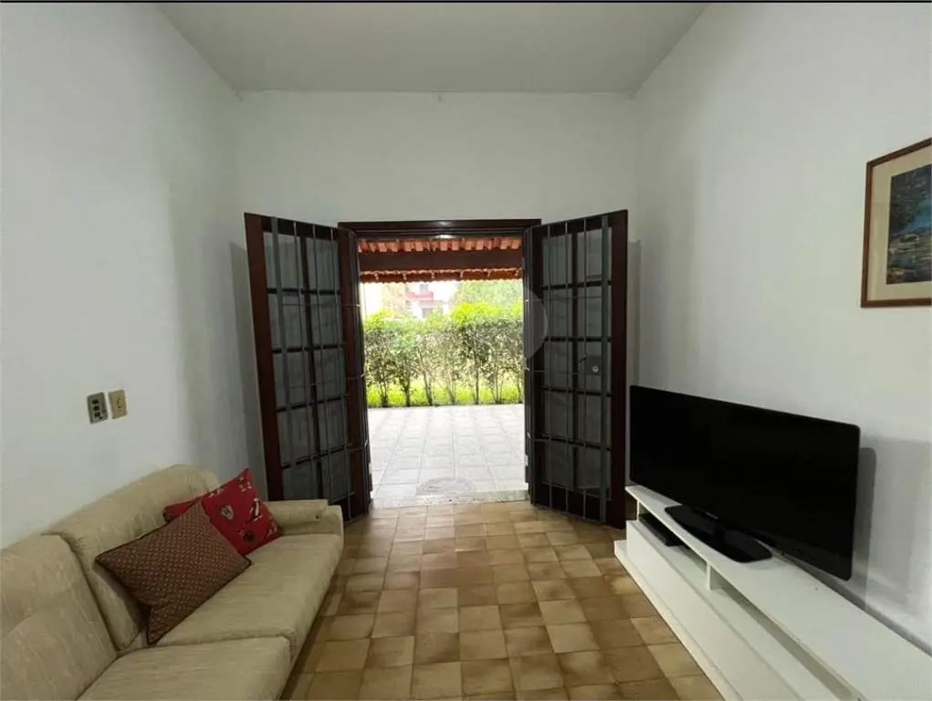Casa para Venda em Praia Grande, Caiçara, 2 dormitórios, 1 banheiro, 10 vagas