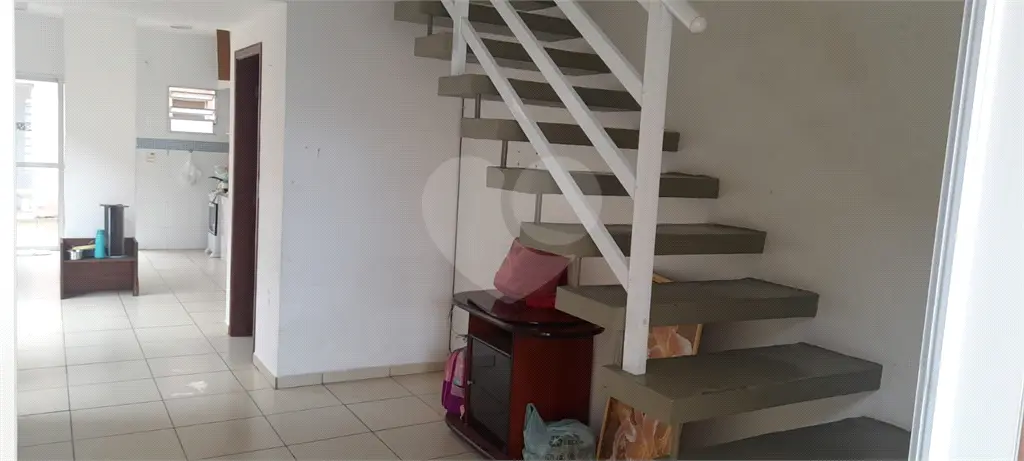 Sobrado para Venda em Praia Grande, Solemar, 2 dormitórios, 1 suíte, 1 banheiro, 2 vagas