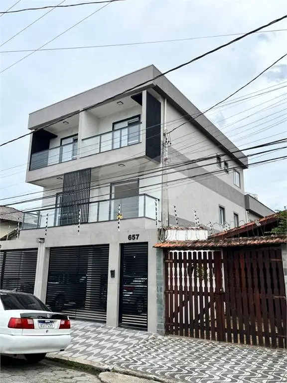 Sobrado para Venda em Praia Grande, Guilhermina, 2 dormitórios, 1 suíte, 1 banheiro, 1 vaga