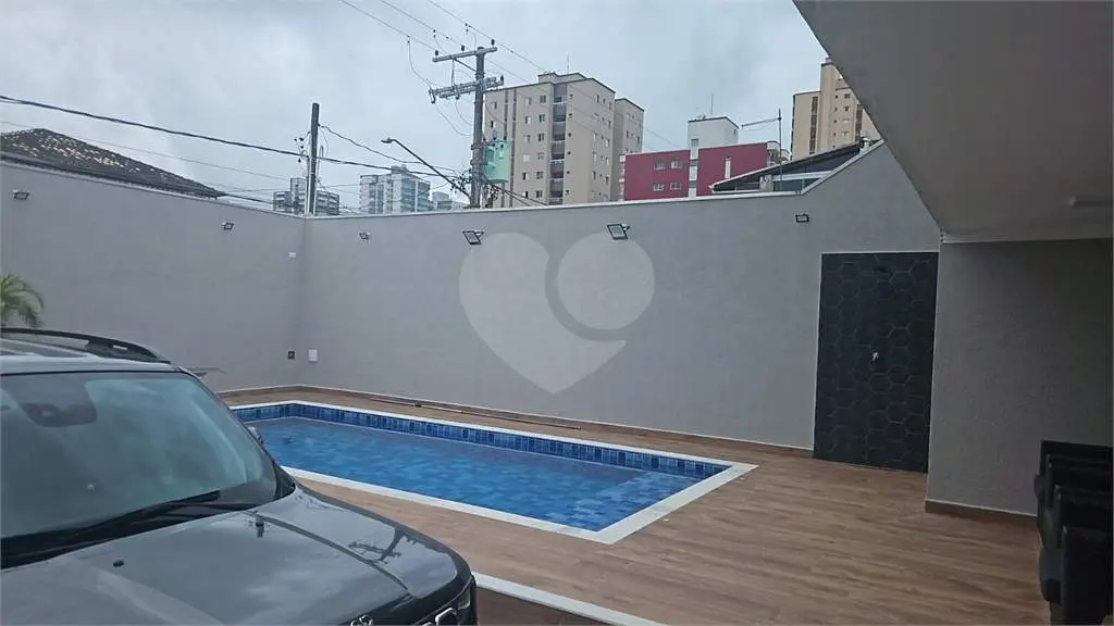 Sobrado para Venda em Praia Grande, Ocian, 3 dormitórios, 1 suíte, 2 banheiros, 2 vagas